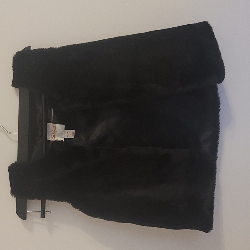 Cat and Jack Velvet vest girl M7/8 black